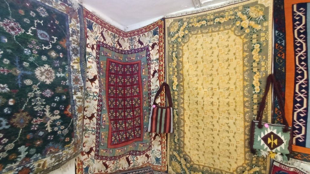 Sultanbeyli El Dokuma Halı Alan Yerler